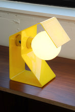 Load image into Gallery viewer, Yellow Space Age Plastic Globe Lamp