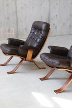 Load image into Gallery viewer, Sculptural Teak & Leather Lounge Chair