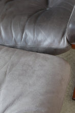Load image into Gallery viewer, Westnofa Chair & Ottoman