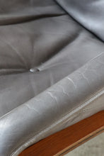 Load image into Gallery viewer, Westnofa Chair & Ottoman
