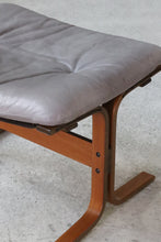 Load image into Gallery viewer, Westnofa Chair & Ottoman