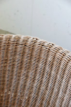 Load image into Gallery viewer, Wicker Pod Chair