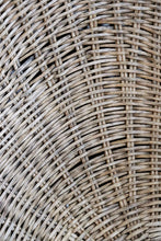 Load image into Gallery viewer, Wicker Pod Chair
