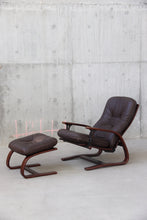 Load image into Gallery viewer, Westnofa Leather Recliner & Ottoman