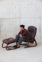 Load image into Gallery viewer, Westnofa Leather Recliner & Ottoman