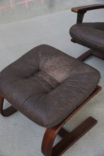 Load image into Gallery viewer, Westnofa Leather Recliner & Ottoman