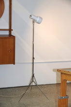 Load image into Gallery viewer, Telescopic Tripod Task Lamp