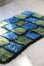 Load image into Gallery viewer, Vintage High Pile Checkered Rug