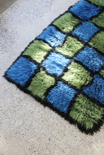 Load image into Gallery viewer, Vintage High Pile Checkered Rug