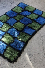 Load image into Gallery viewer, Vintage High Pile Checkered Rug