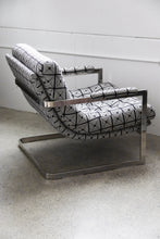 Load image into Gallery viewer, Mid Century Scoop Chair