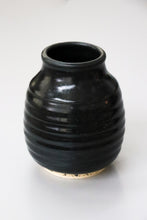 Load image into Gallery viewer, Ribbed Studio Pottery Vase
