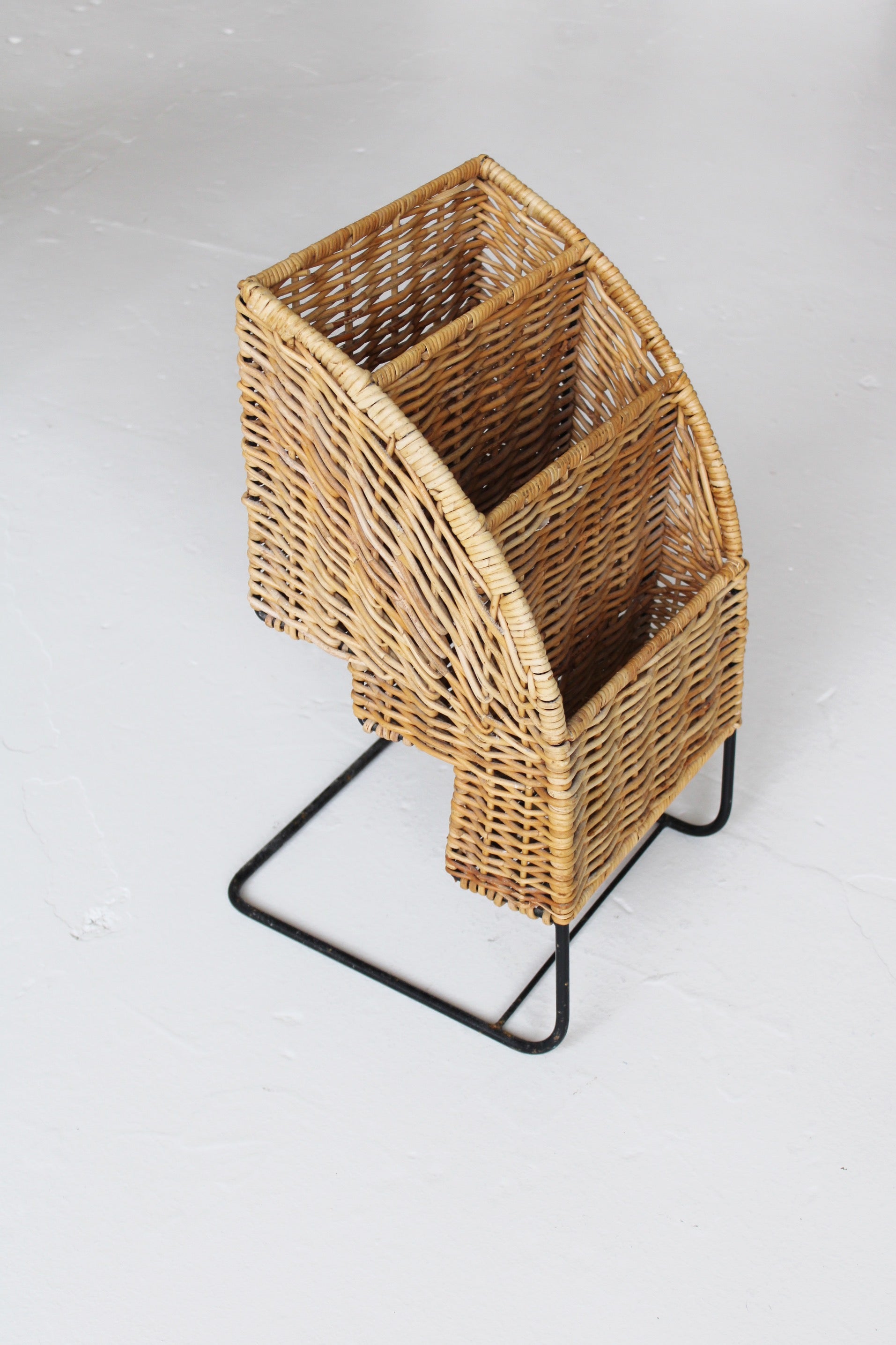 Wicker & Iron Magazine Rack – In The Comfort Of