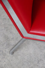 Load image into Gallery viewer, Airport Chair By Hans Wegner
