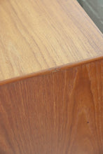 Load image into Gallery viewer, Danish Modern &quot;Series 7&quot; Chairs By Fritz Hansen
