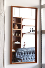 Load image into Gallery viewer, Danish Modern &quot;Series 7&quot; Chairs By Fritz Hansen
