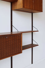 Load image into Gallery viewer, 2 Bay Royal System By Poul Cadovius

