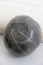 Load image into Gallery viewer, Grey Stone Weed Pot
