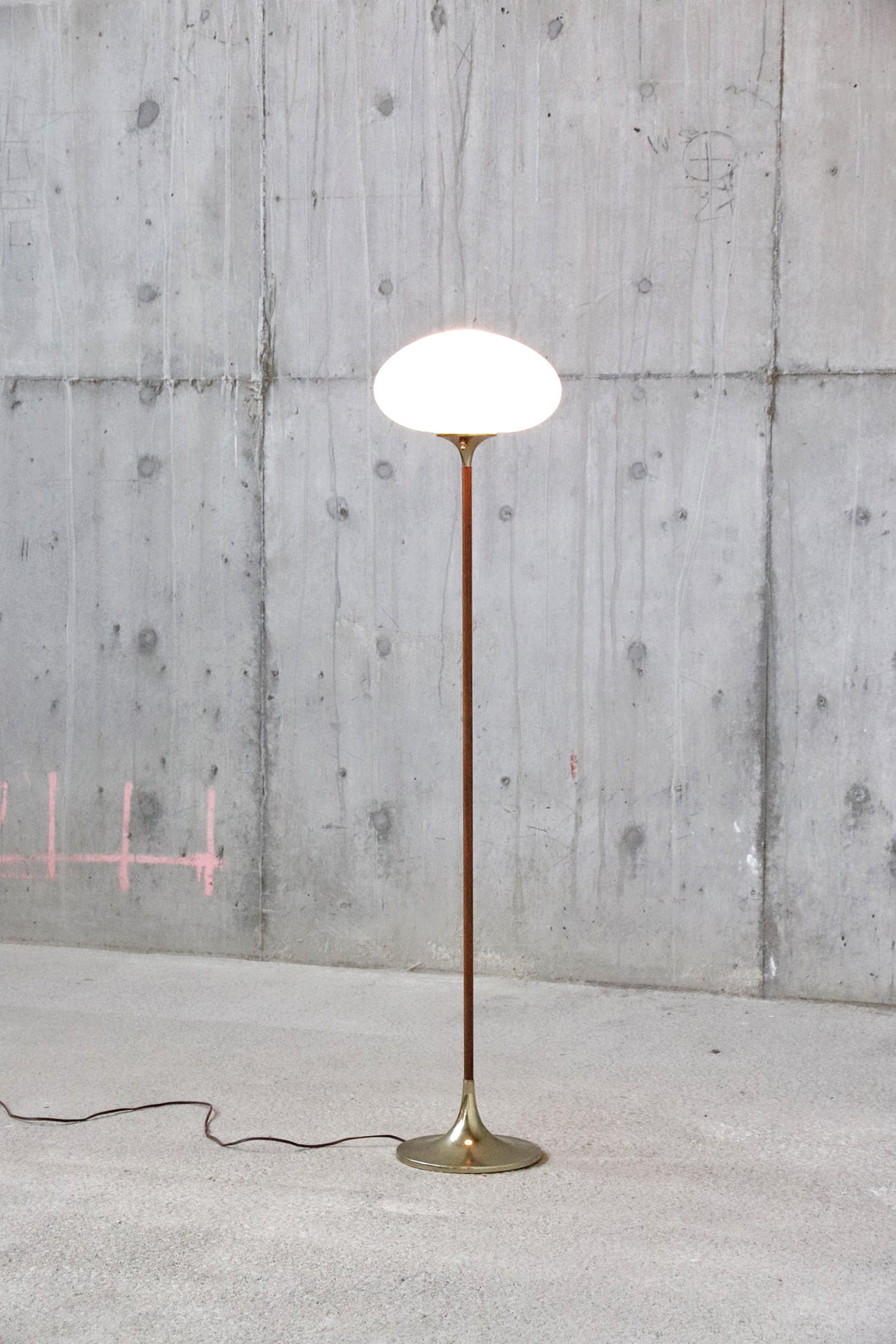 Mushroom Floor Lamp By Laurel Lamp Co.