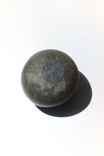 Load image into Gallery viewer, Stone Flower Frog
