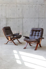 Load image into Gallery viewer, Sculptural Teak &amp; Leather Lounge Chair
