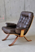 Load image into Gallery viewer, Sculptural Teak &amp; Leather Lounge Chair
