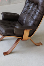 Load image into Gallery viewer, Sculptural Teak &amp; Leather Lounge Chair
