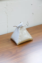 Load image into Gallery viewer, Triangle Weed Pot
