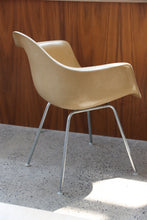 Load image into Gallery viewer, 1950's DAX Eames Fiberglass Chair
