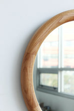 Load image into Gallery viewer, 21&quot; Round Oak Mirror
