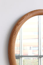 Load image into Gallery viewer, 27&quot; Round Oak Mirror
