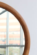 Load image into Gallery viewer, 27&quot; Round Oak Mirror
