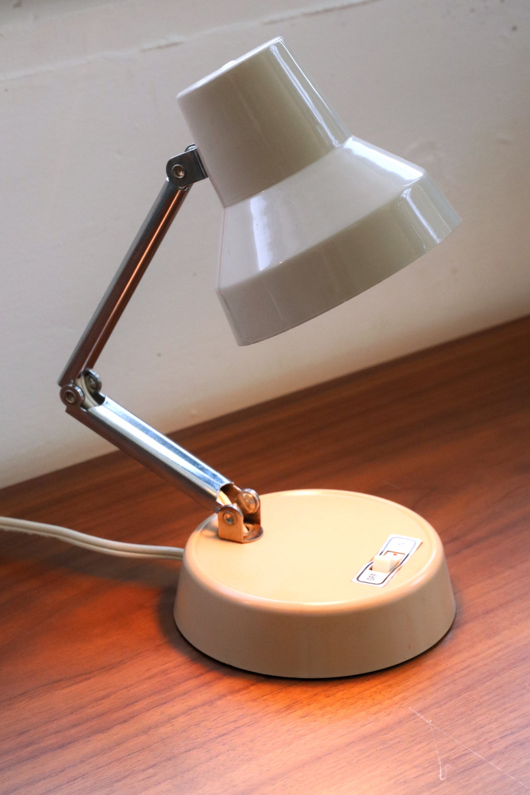 Mini Cream Articulating Task Lamp