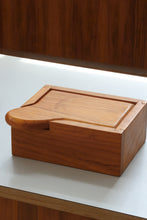 Load image into Gallery viewer, Handmade Oak Keepsake Box
