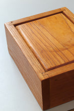 Load image into Gallery viewer, Handmade Oak Keepsake Box
