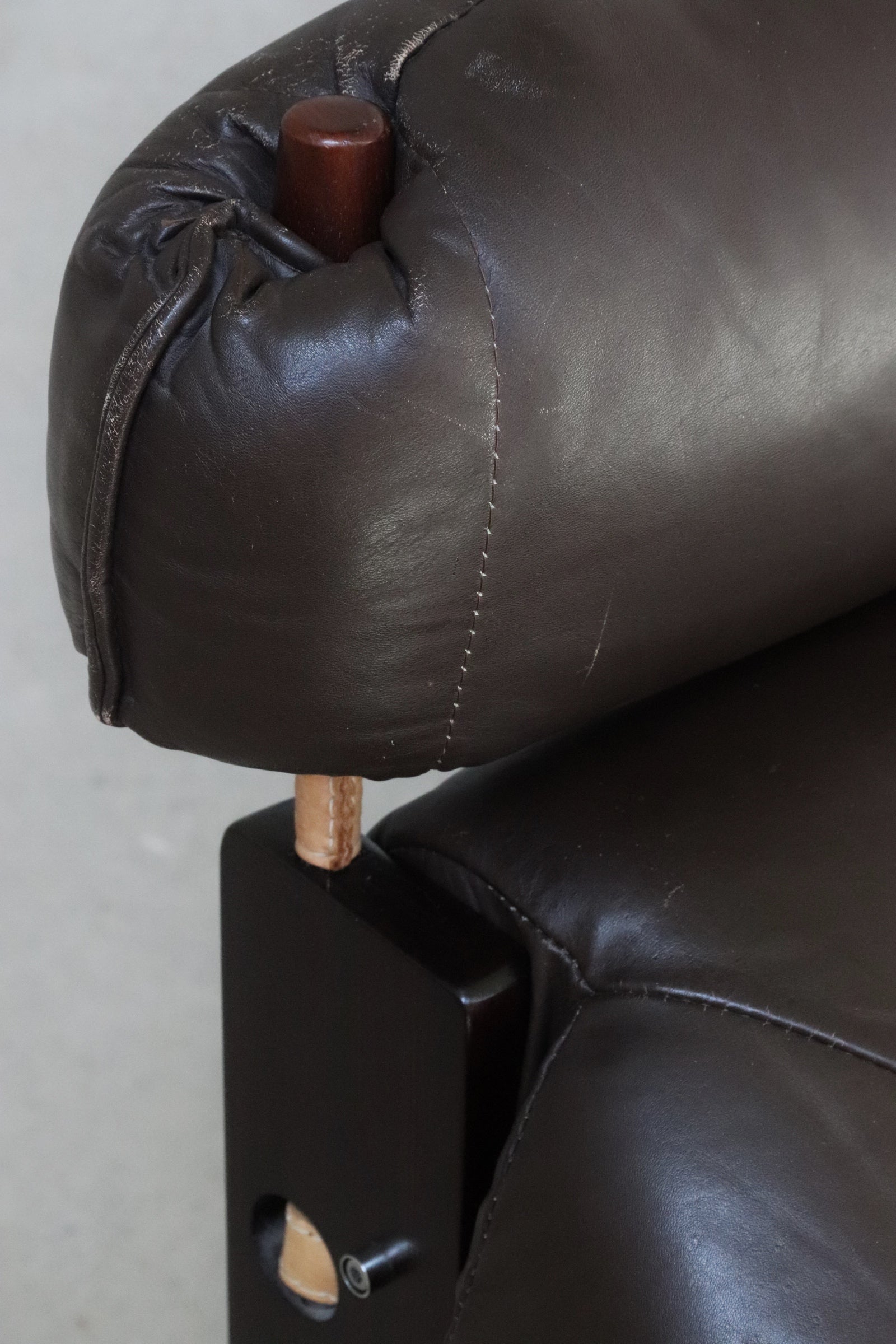 Percival Lafer MP-97 Loveseat – In The Comfort Of