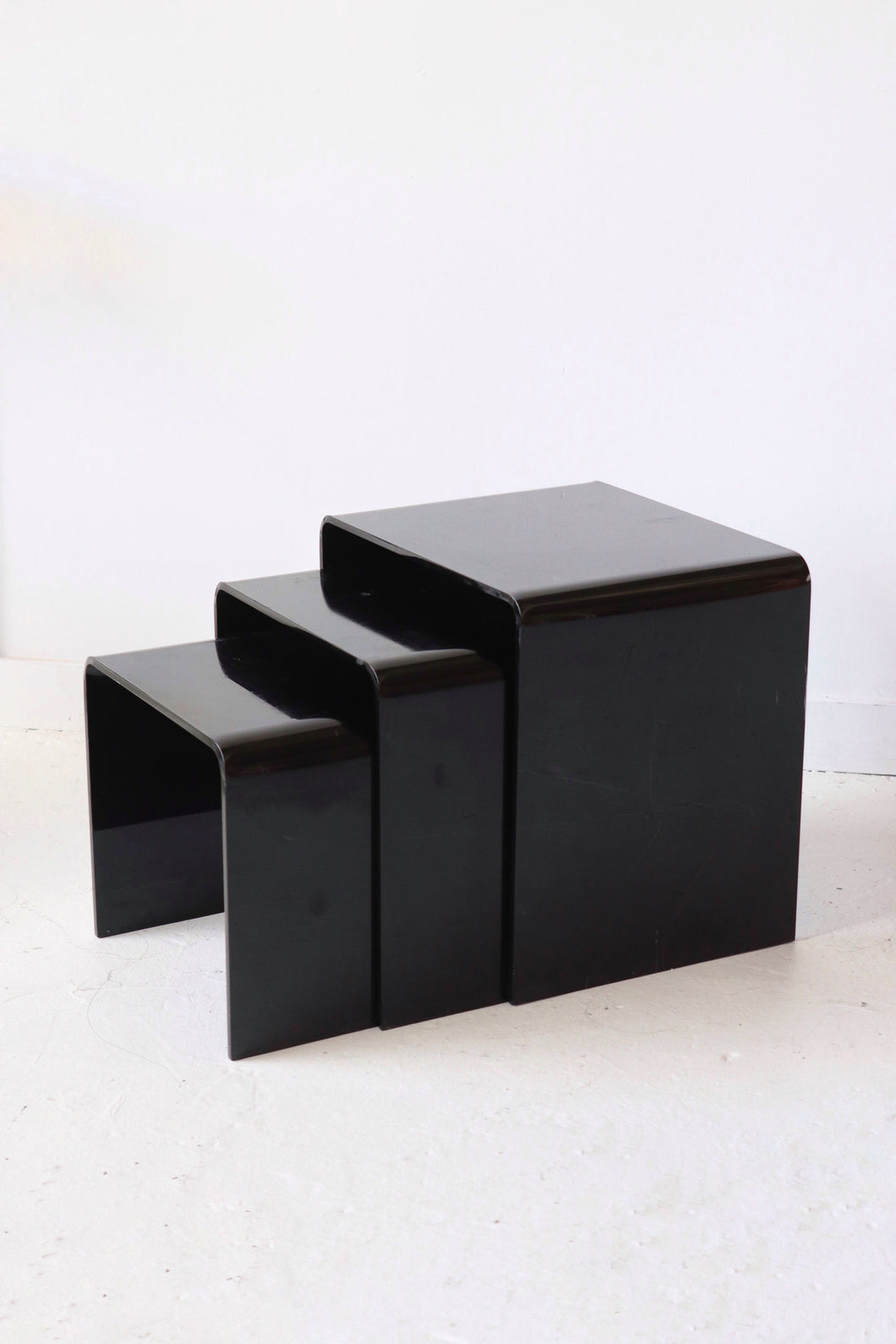 Black Bent Plastic Nesting Tables