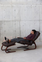 Load image into Gallery viewer, Westnofa Leather Recliner &amp; Ottoman
