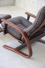 Load image into Gallery viewer, Westnofa Leather Recliner &amp; Ottoman
