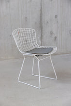 Load image into Gallery viewer, Set Of 4 White &amp; Grey Knoll Bertoia Chairs
