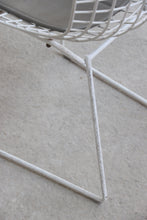 Load image into Gallery viewer, Set Of 4 White &amp; Grey Knoll Bertoia Chairs
