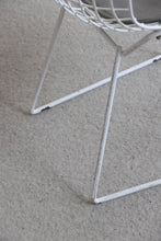 Load image into Gallery viewer, Set Of 4 White &amp; Grey Knoll Bertoia Chairs
