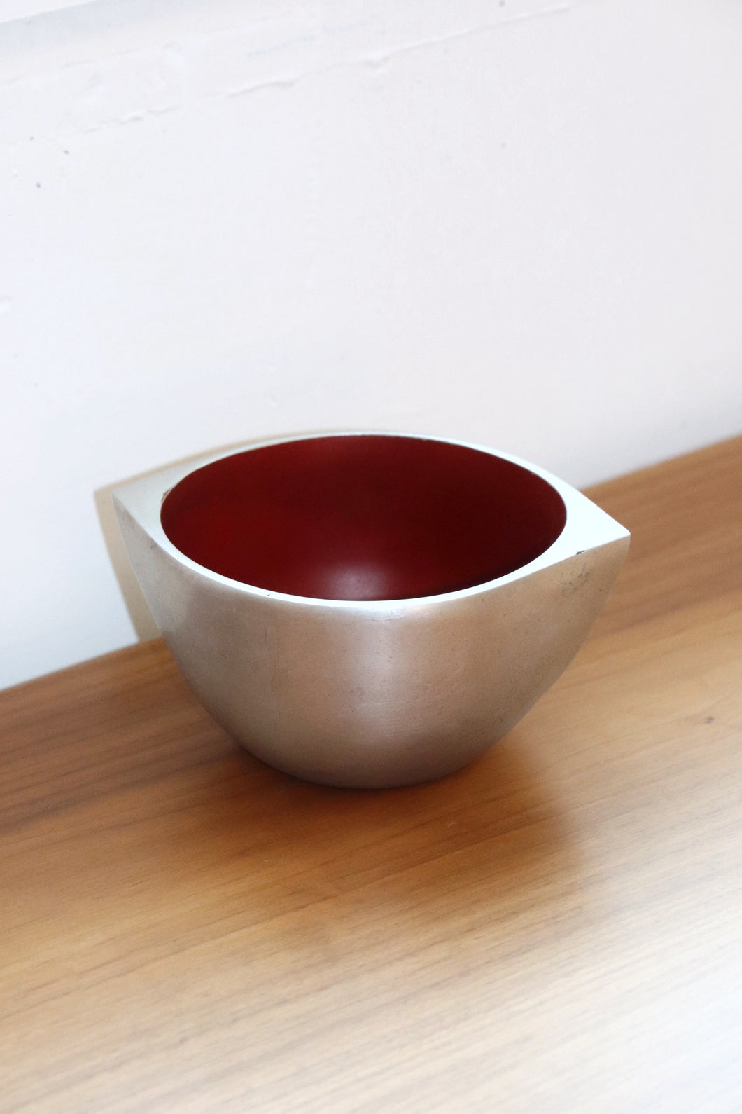 Maroon Aluminum Eye Dish