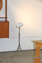 Load image into Gallery viewer, Telescopic Tripod Task Lamp
