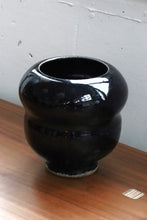 Load image into Gallery viewer, Midnight Ceramic Bubble Vase
