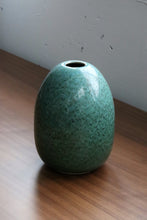 Load image into Gallery viewer, Ceramic Ovoid Vase
