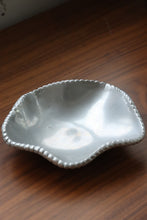 Load image into Gallery viewer, Hammered Aluminum Star Dish
