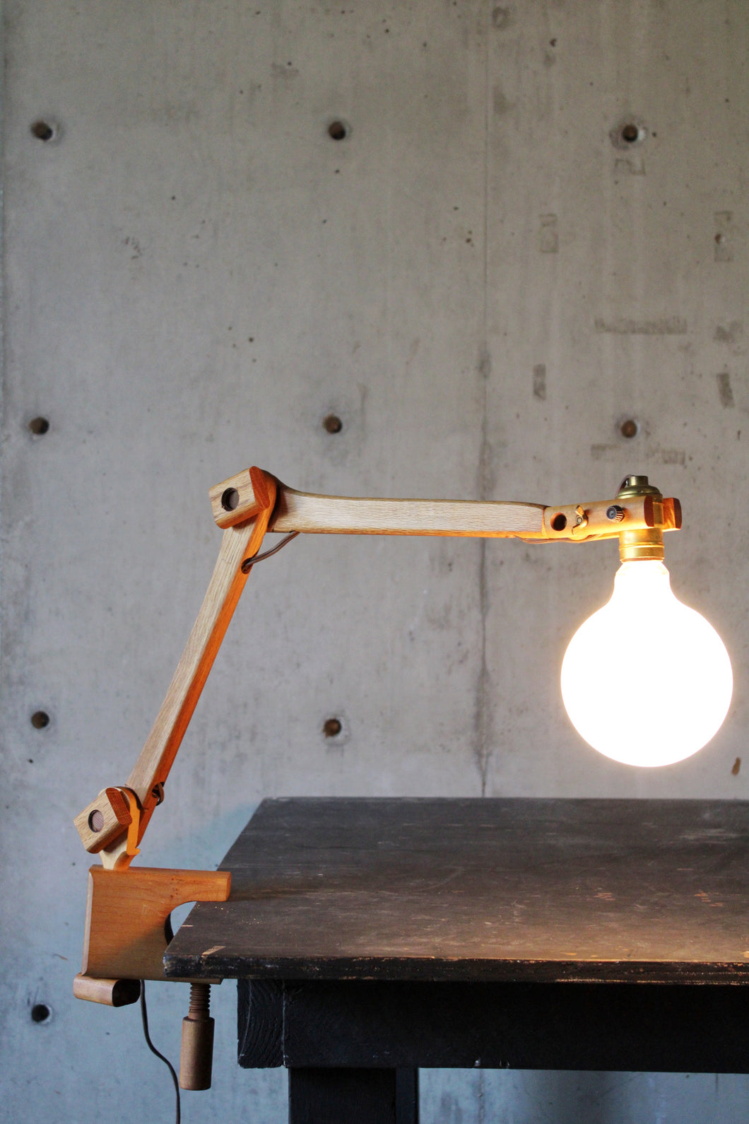 Articulating Wood Clamp Task Lamp