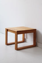 Load image into Gallery viewer, Square Oak Side Table
